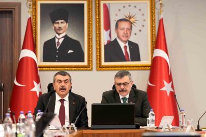 İki bakandan 81 il valisi ve il milli eğitim müdürü ile toplantı