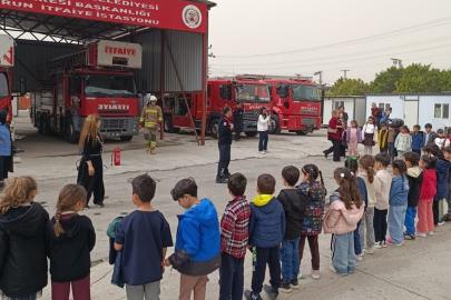 İlkokul öğrencilerinden itfaiye istasyonuna ziyaret