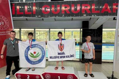 İnegöllü minik yüzücülerden 18 madalyalık gurur