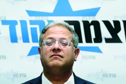 İran'ı nükleerle vuralım