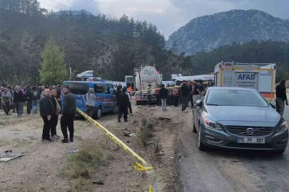 İş dönüşü yaşanan ve 7 kişinin hayatını kaybettiği feci kaza sonrası yol trafiğe açıldı