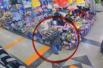 İş yeri sahibinden güvenlik kamerasına yakalanan hırsıza çağrı: "Çaldığın radyonun parasını getir"
