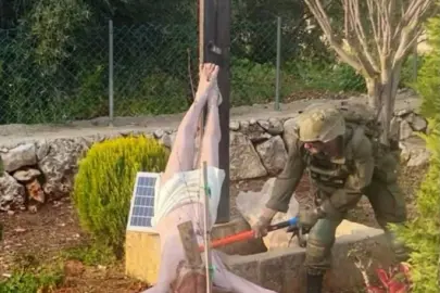 İsrail askeri Hz. İsa heykelini balyozla parçaladı
