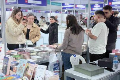 İstanbul Valiliği Beşiktaş Kitap Fuarı düzenlenen törenle açıldı