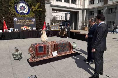 İstanbul’da tarihi eser operasyonu: Yesarizade Kazasker Mustafa İzzet Efendi’nin yaptığı tablo da ele geçirildi