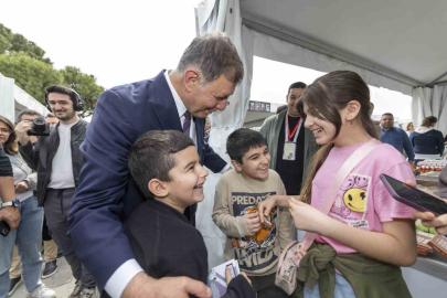 İZKİTAP-7. İzmir Kitap Fuarı kapılarını açtı