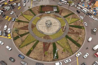 İzmir’in kalbi çiçek açtı