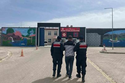Jandarma çeşitli suçlardan aranan 45 kişiyi yakaladı