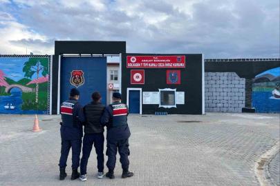 Jandarma çeşitli suçlardan aranan 55 kişiyi yakaladı