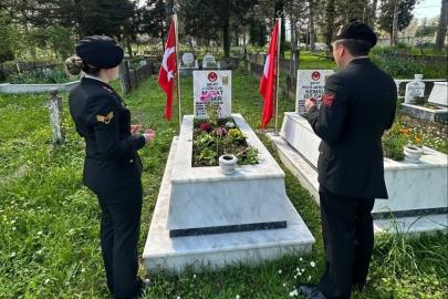 Jandarma şehit Demir’i kabri başında andı