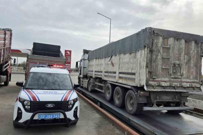 Jandarmadan tonaj uygulaması: 2 araca 120 bin lira ceza kesildi