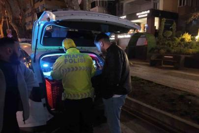 Kadıköy’de alkollü sürücü ekiplere zorluk çıkardı