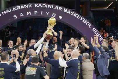 Kadınlar basketbolda şampiyon Fenerbahçe