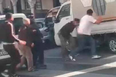 Kağıthane’de yol verme tartışması bıçaklı kavgaya dönüştü: O anlar kamerada