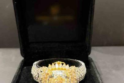 Kapalıçarşı’da düzenlenen operasyonda 3 milyon dolar değerinde 80 karat pırlanta yüzük ele geçirildi