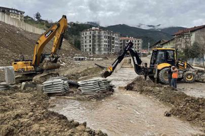 Karabük’te sağanak yağış sonrası dereler taştı