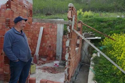 Karadeniz usulü ustalık: Duvarı yıkmadan yerini değiştirdiler