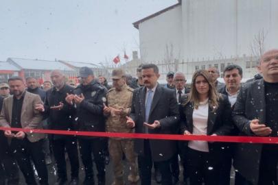 Karayazı’da esnaf derneği açıldı