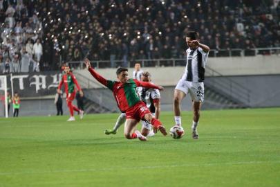 Karşıyaka’nın 20 yaşındaki yıldızı Berat Şahin parlıyor