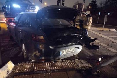 Kartal’da iki otomobil çarpıştı: 2 yaralı