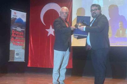 Kasap Halil Usta’nın sahipleri Bakışgan kardeşlere dünya ahilik ödülü