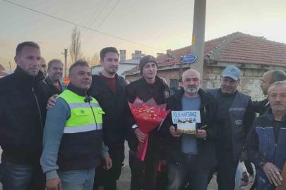 Kavgayı ayırmaya gelen polisleri davul-zurnayla karşıladılar