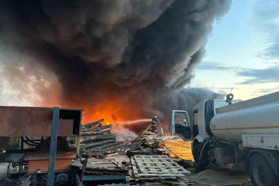 Kereste fabrikasındaki yangın kontrol altına alındı