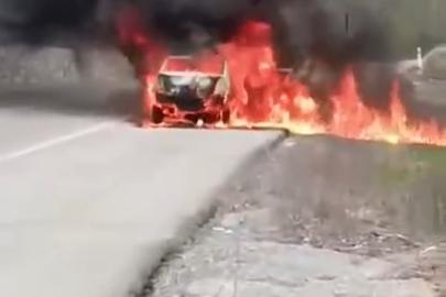 Kırklareli’nde seyir halindeyken yangın çıkan araç küle döndü