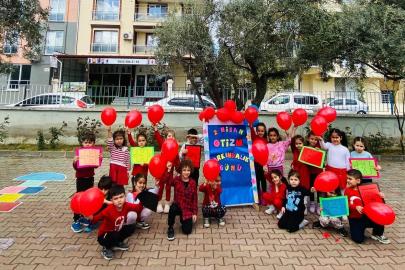 Kırmızıyla otizme dikkat çektiler