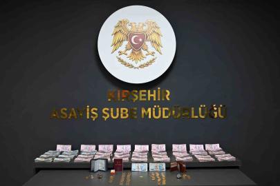 Kırşehir’de ayarı düşük 53 altınla dolandırıcılık yapan 2 kişi tutuklandı