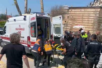 Kocası gaza basınca eşi aracın altında kaldı