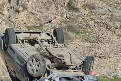 Kontrolden çıkan otomobil ters döndü