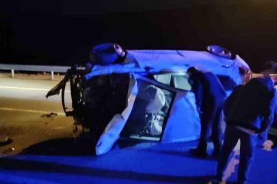 Kontrolden çıkan otomobil yan yattı