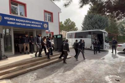 Konya merkezli göçmen kaçakçılığı operasyonu: 10 tutuklama