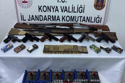 Konya’da jandarma çok sayıda silah ve silah parçası ele geçirdi: 3 tutuklama