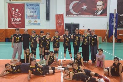 Köyceğiz voleybol takımında minik kaptanlar yetişiyor