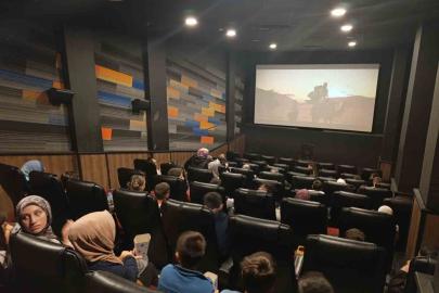 Köyceğizli gençler, sinemada "571: Rahmet Peygamberi Hz. Muhammed" filmini izledi