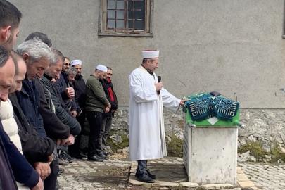 "Köyün neşesi" engelli genç herkesi gözyaşlarına boğdu: İmam ayakta durmakta güçlük çekti