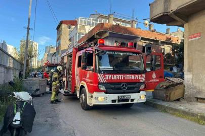 Küçükçekmece’de iki katlı binada çıkan yangın söndürüldü