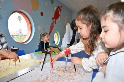 Kur’an kursunun minik öğrencilerinden Robotik Kodlama Şenliği