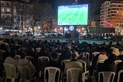 Kütahya’da milli maç coşkusu dev ekrana taşındı
