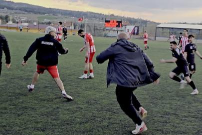 Maç sonunda saha içi bir anda ringe döndü