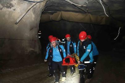 Maden ocağındaki göçük tatbikatı gerçeği aratmadı