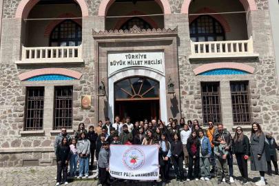 Mahmudiyeli öğrenciler "Kucak Dolusu Hayaller" projesiyle ilk kez Ankara’ya gitti