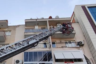Manisa’da çamaşır makinesinden çıkan yangın paniğe neden oldu