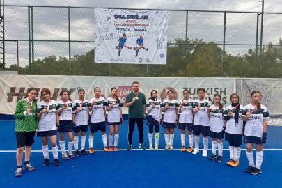 Manisa’nın kızları turnuvadan şampiyon ayrıldı
