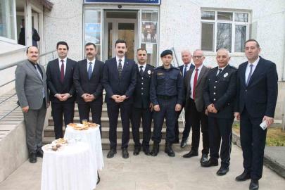 Manyas’ta polis haftası kapsamında pasta kesildi