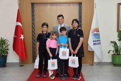 Marmaris’te minik başkanlar koltuğu devraldı