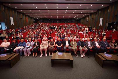 Merkezefendi Belediyesi MBLab Ai eğitimleriyle gençleri yapay zekanın geleceğine hazırlıyor
