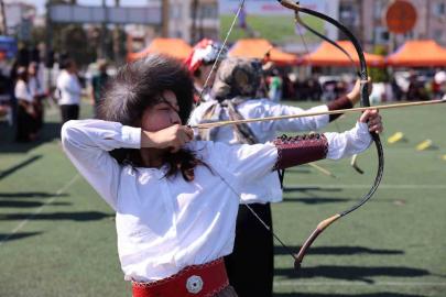 Mersin’de geleneksel okçuluk şöleni: 13 ilçeden 150 sporcu katıldı